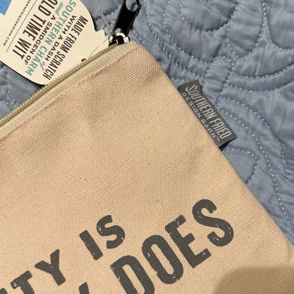 BRAND NEW - Southern Fried Design Barn
Pretty Is As Pretty Does Zipper Pouch - Picture 13 of 14